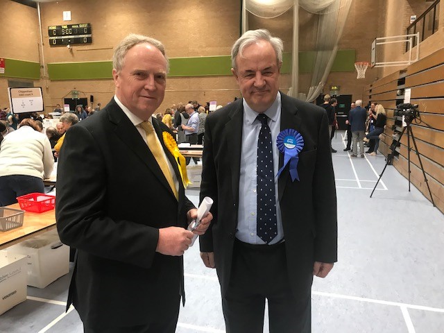 #GE2019 #trustednews

CHIPPENHAM COUNT

02.48am - some of the 'big guns' have just arrived for the end of the count. Here's a selection of photos of Bonnie Jackson, James Gray and Brian Mathew (North Wilts) and Helen Belcher and Michelle Donelan (Chippenham).
