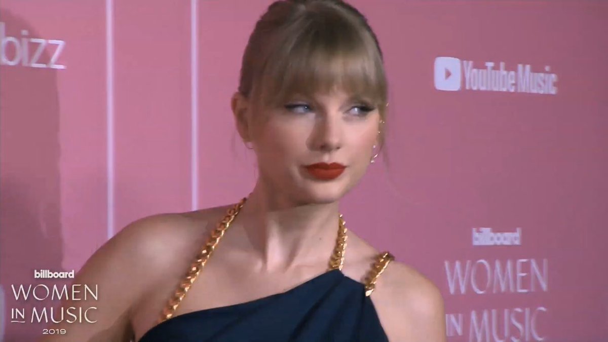 PopCrave's tweet photo. .@taylorswift13 looks stunning on the #BBWomenInMusic pink carpet. https://t.co/w3am1FZ0mn