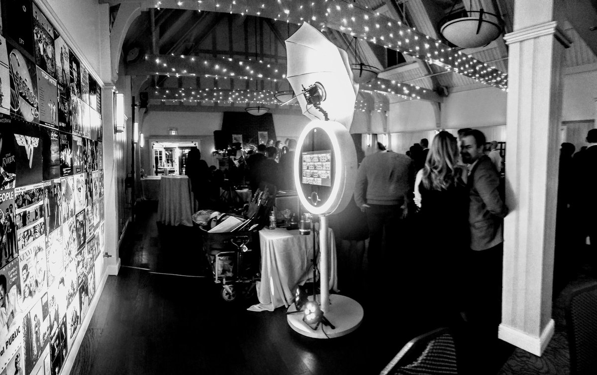 ZATTUVISION's tweet photo. #zattuphotobooth #zattu_photo_booth #Corporate #corporateevents #Waterloo #photobooth https://t.co/RqHbJiNelh