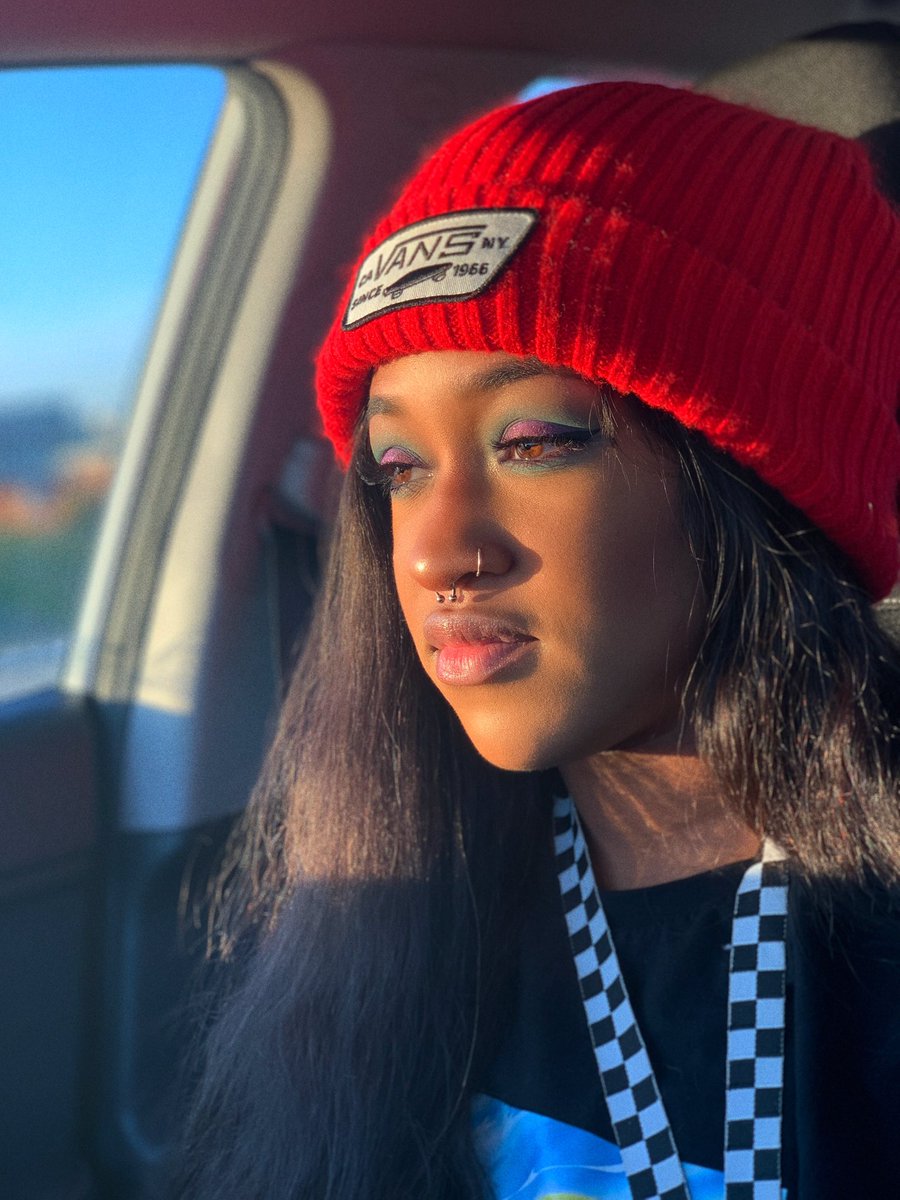 pixierunaway's tweet image. twitter deserves to see these 🥺 #hitherupshessingle #shedoesntlikeboys #beautifulhuman @torimtx HEHE