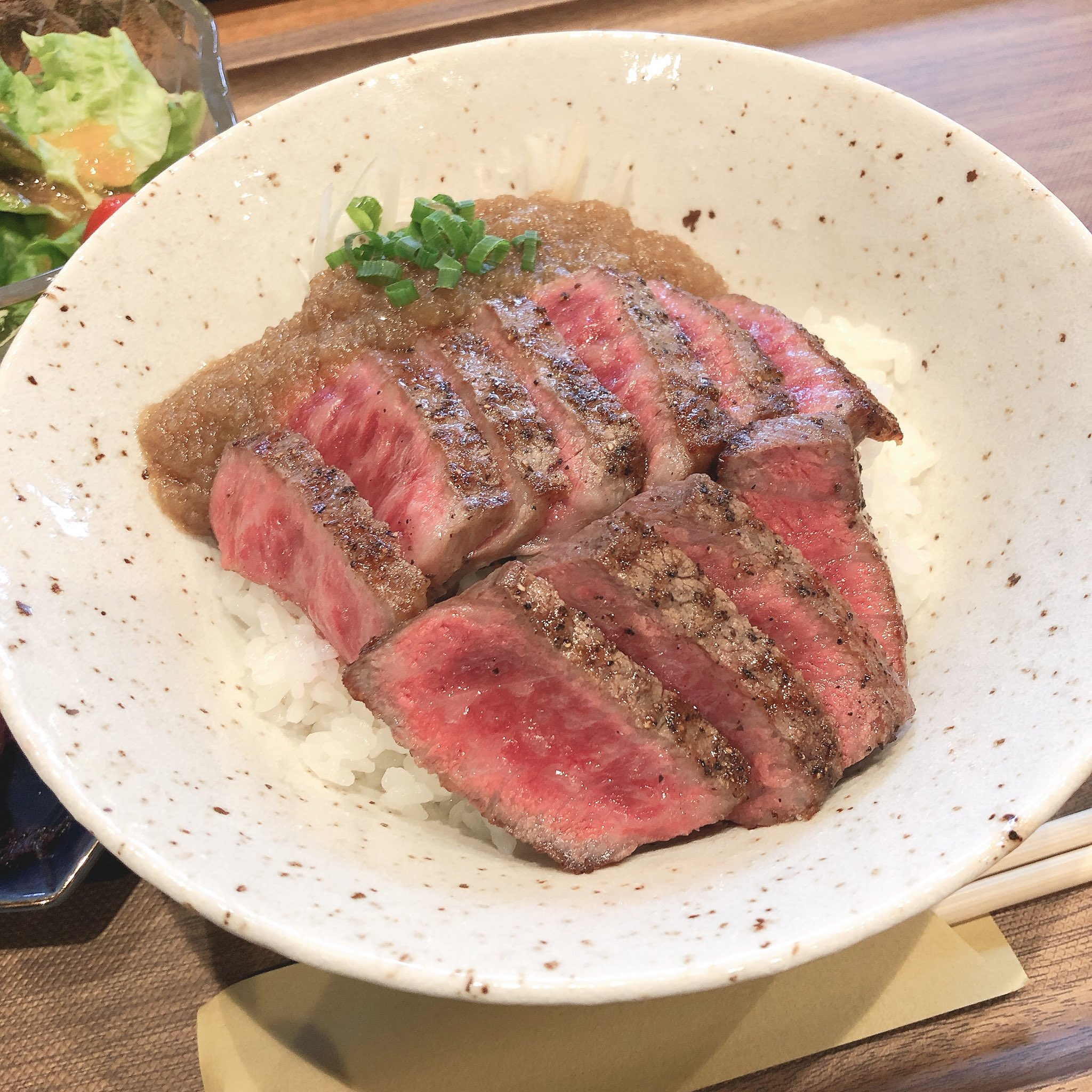 O Xrhsths 書家 大和田陽苑 Sto Twitter 昨日 女子会でうまい肉を食べました 富山市上大久保にある ろこん というお店です 列が出来るし完売になるので11時に行かないとありつけません 皆さんも気をつけてください 笑 ちなみに お座敷で子連れokですよー