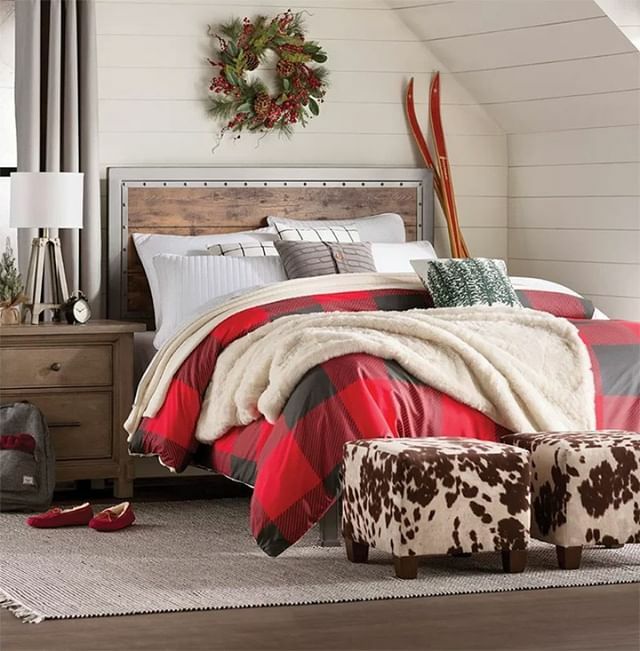 Rustic Red Plaid Christmas Bedroom

#ChristmasBedroom #Christmas #ChristmasDecor #ChristmasDecroations #GuestBedroom #BedroomDecor #HappyHolidays ift.tt/2PfpkD8
