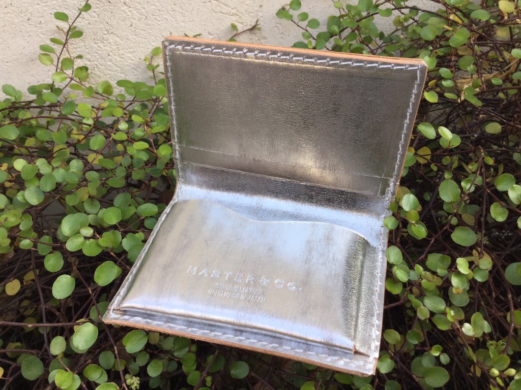 nR_kichijouji's tweet photo. *Recommended item*

MASTER&amp;Co.のシルバーレザーシリーズ

さりげないアクセントとして、コーディネートを格上げしてくれるレザー小物。
是非、店頭にてお試しください。

巾着ポーチ  ¥12,800+tax
カードケース  ¥8,800+tax
ベルト  ¥6,800+tax

#nestRobe  #ネストローブ  #吉祥寺 #MASTERandCo https://t.co/XCGZyF6jeA