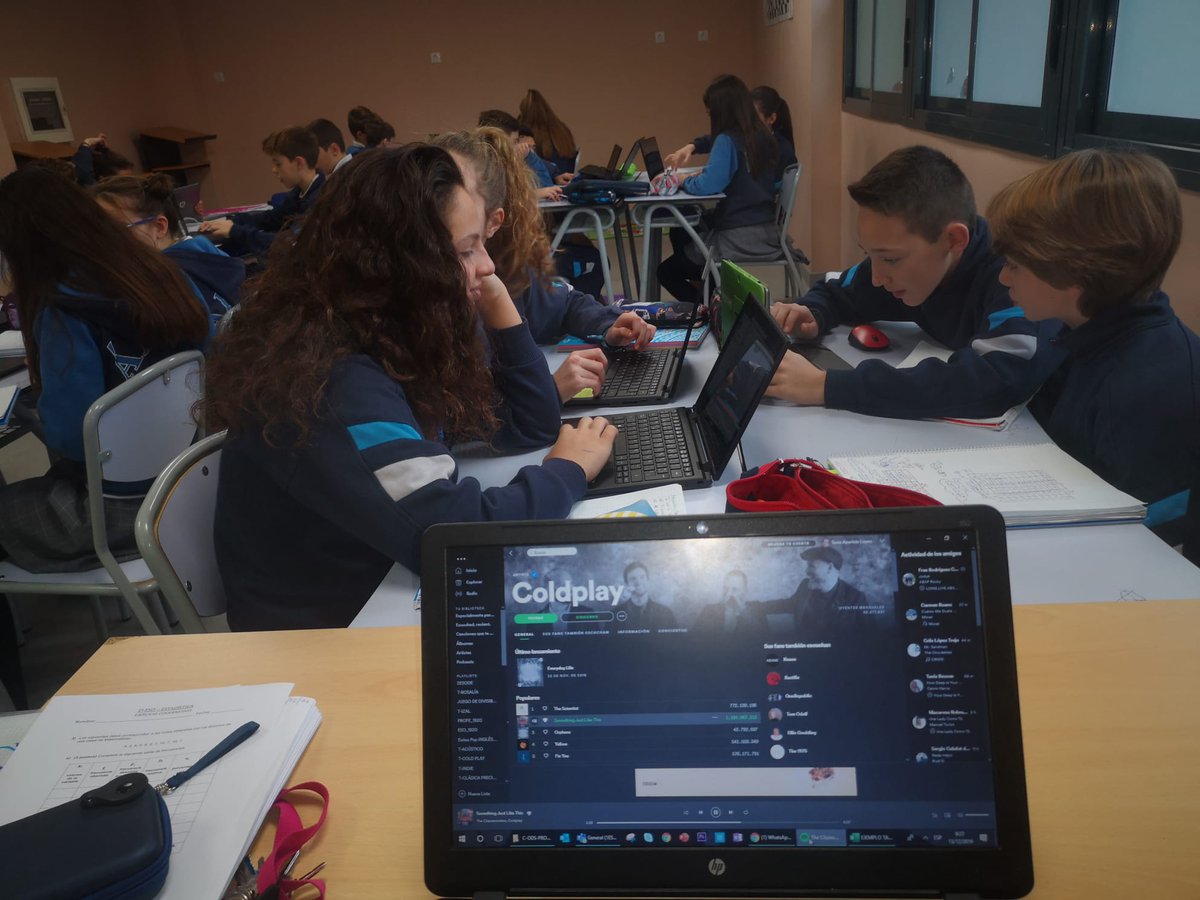 miprofematania's tweet photo. Comenzando el viernes con música (hoy toca Coldplay, cada día, un grupo=cultura musical) y estadística. Hoy trabajos digitales con excell. #ProyectoDescambio https://t.co/e7Bm90dpxI