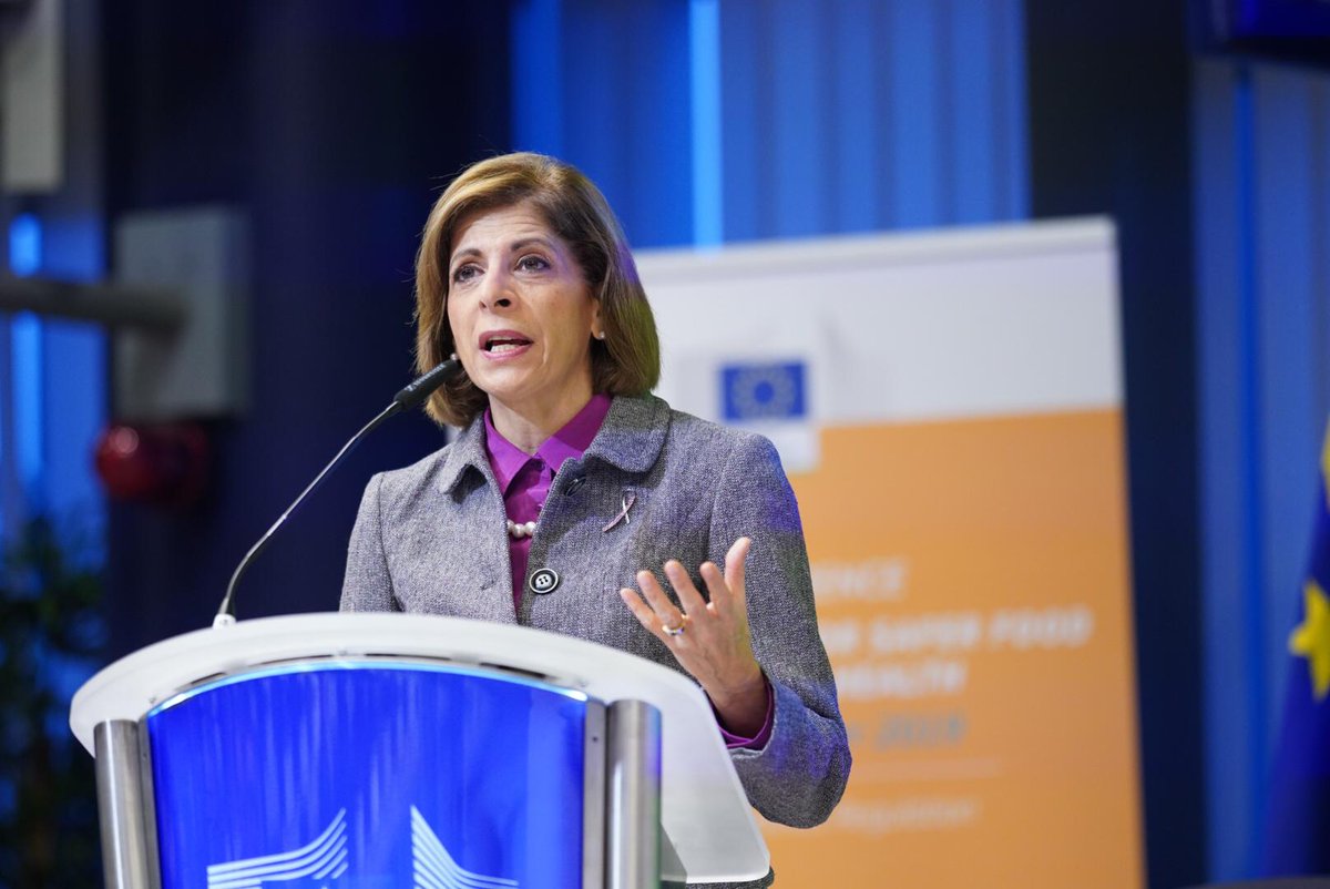 Food_EU's tweet photo. "Strong rules and controls will also help us to deliver on the objectives of the new #EUFarm2Fork strategy that I will present as part of the #EUGreenDeal” @SKyriakidesEU kicks off today's 'Smarter rules for safer food and plant health' conference #FoodPlantsControl #EU2019FI https://t.co/AZst8PPvYj