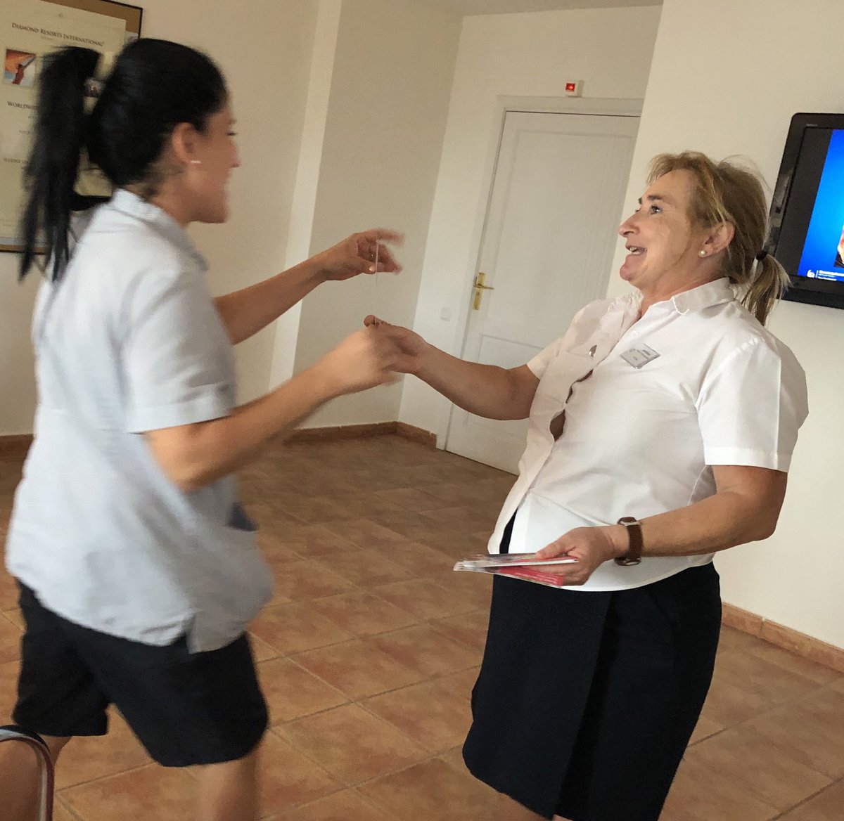 silviavalent2's tweet photo. #ThankYou @aintzan81459362 for your #nice #words &amp; #recognition for #everybody❤️❤️❤️#JardinesdelSol #DiamondResorts #LifeAtDiamond #excellentcards #OneTeam #DreamTeam #TogetherWeCan #connect &amp; #celebrate https://t.co/X5YzKxhhmy