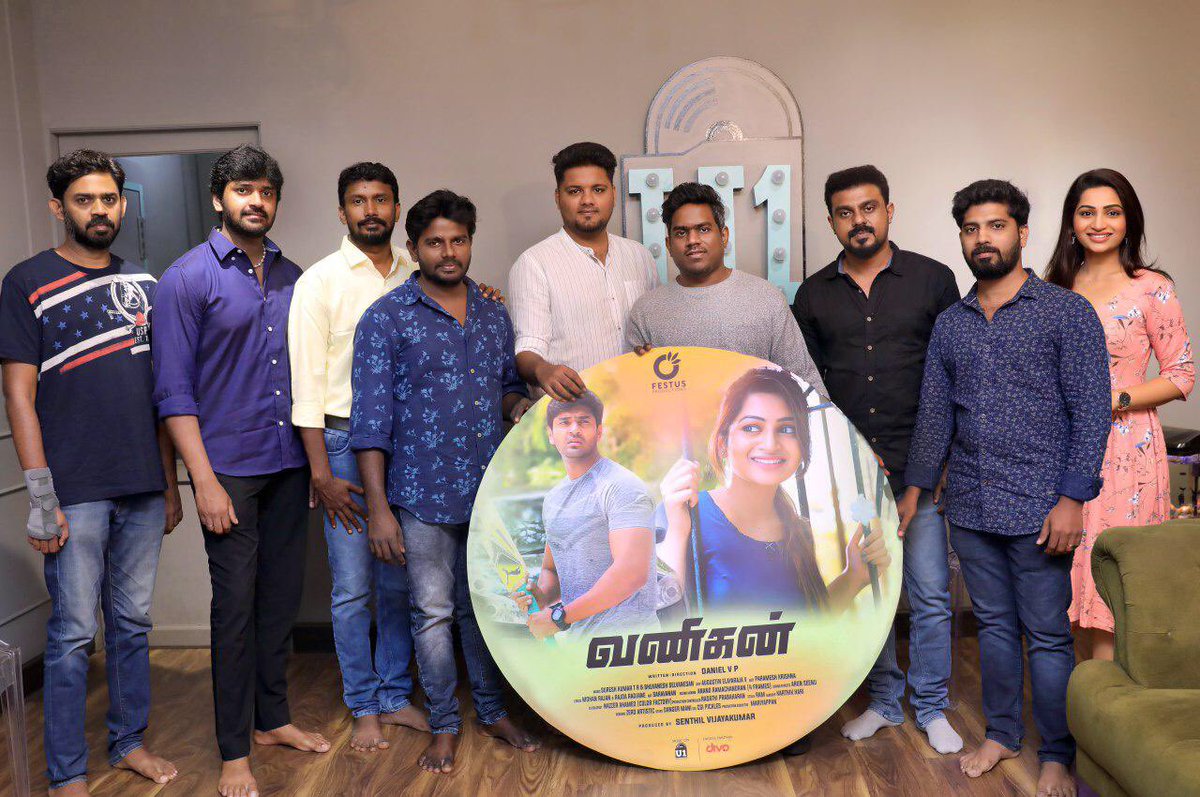 U1Records's tweet photo. Listen #VaadiMutaKanni - #Vanigan on ur favourite streaming platforms:

Gaana - https://t.co/JiTpJPhzZR
JioSaavn - https://t.co/vOOxCnZiSW
Wynk - https://t.co/eA0Shfs9TB
 
@ananthnag24 @nakshathra___ @music_sureshtr @bhuvanesh_06 @danivpdm @festusprodoffl @thisisysr @gvprakash https://t.co/GsOxnXueNQ