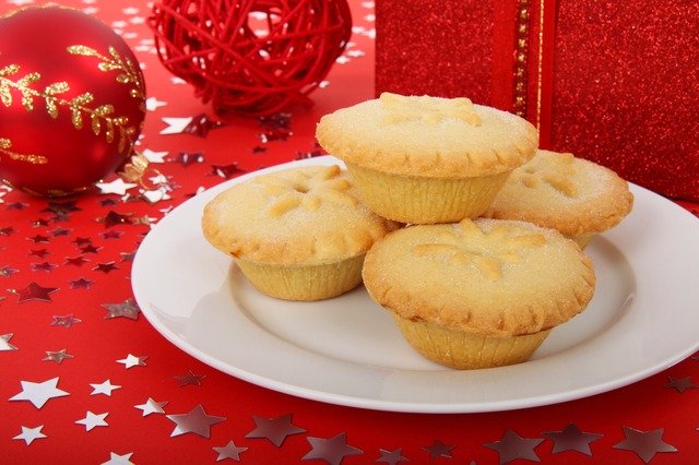 LitterFreeDrst's tweet photo. #LFDChristmas Day 13: 
Throwing a festive do? Why don't you and your guests band together to create as little packaging waste as possible and bring homemade nibbles. From mince pies to gingerbread men, there are recipes for everyone. https://t.co/L7eSuct8JK