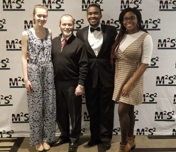 parkview_lrsd's tweet photo. These students, Brent Foster II, Nya Love, Emily Schick, and Jasmine Dean (not pictured), Magnet Schools of the Mid South Conference recipients all received $1,000 scholarships! Congratulations Patriots! #ParkviewPRIDE #LRSDPowerofUS #MSMS2019 @lrsd https://t.co/bnB7rwr4WW
