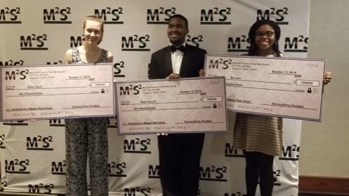 parkview_lrsd's tweet photo. These students, Brent Foster II, Nya Love, Emily Schick, and Jasmine Dean (not pictured), Magnet Schools of the Mid South Conference recipients all received $1,000 scholarships! Congratulations Patriots! #ParkviewPRIDE #LRSDPowerofUS #MSMS2019 @lrsd https://t.co/bnB7rwr4WW