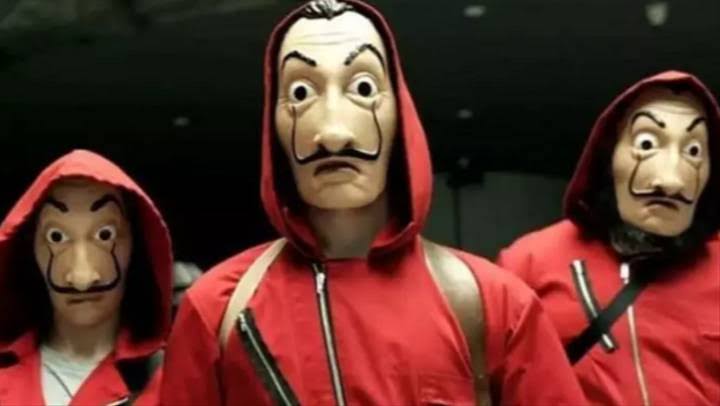 thewritingDJ's tweet photo. GOT or MONEY HEIST?
Which is the best?

Add  #Onehelper to your replies you might get a DM https://t.co/ShmhIz6vwO
