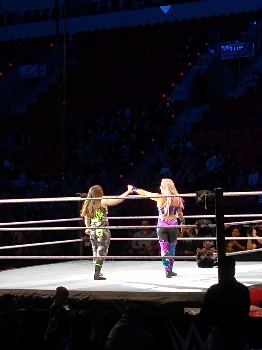 Girls supporting girls!! I love it. @DanaBrookeWWE @NikkiCrossWWE #WWEGreenBay