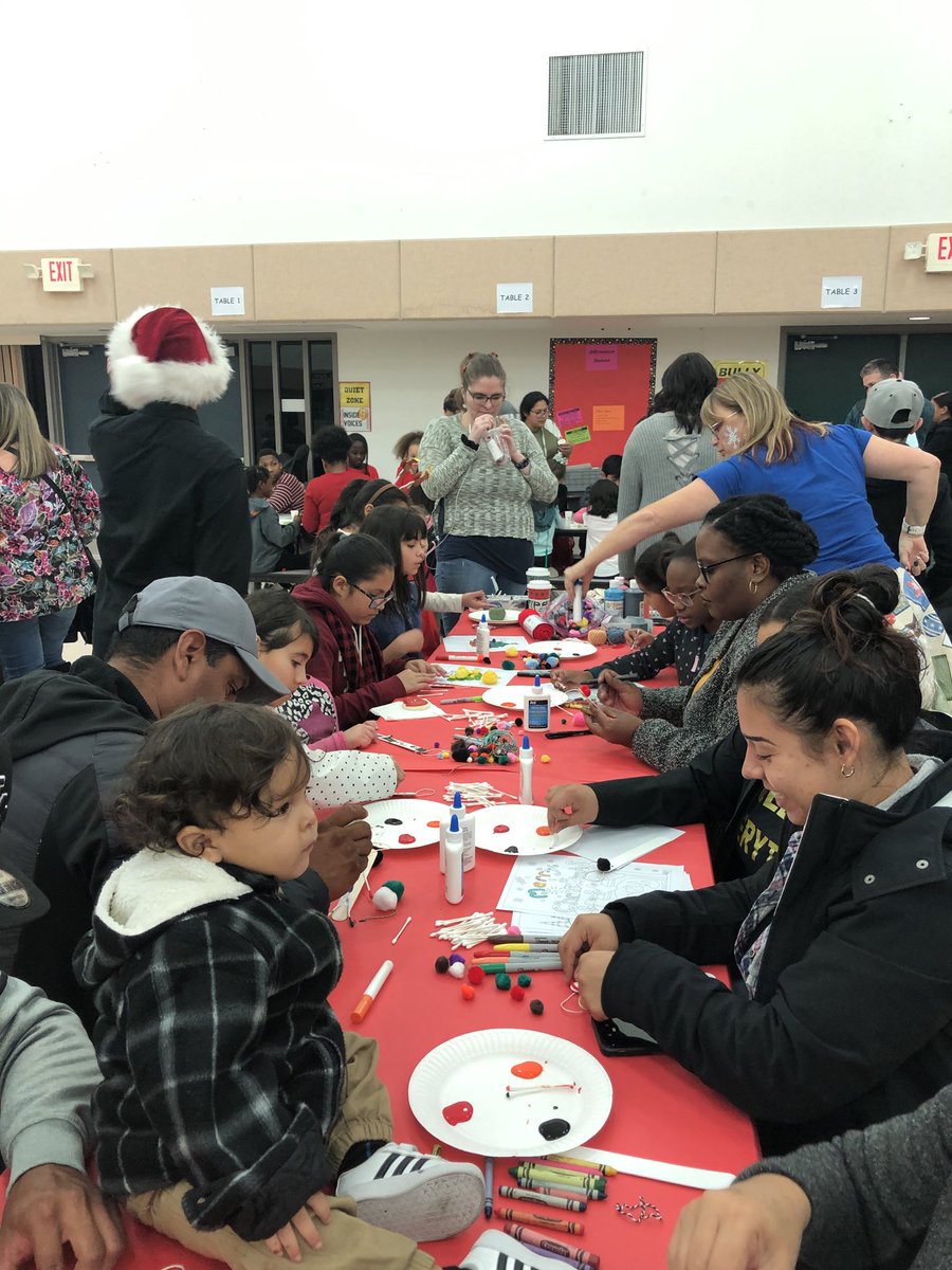 cmblack's tweet photo. We had a great time @ the Quail Valley Holiday Family Night!🎄🎅🏽🎄 #palmdaleschools #palmdalepromise #QVLeads!
⁦@PalmdaleSchools⁩ https://t.co/znZPtOIypT