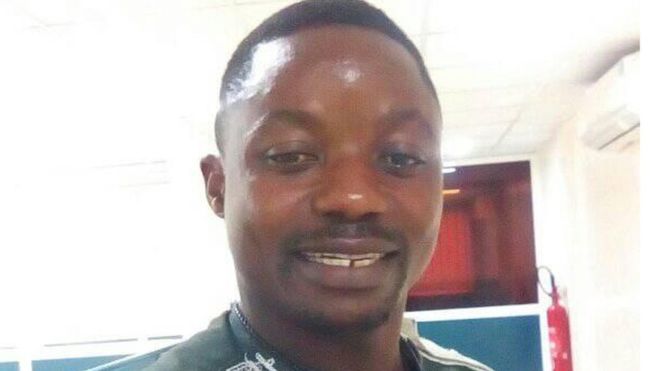 The Judge presiding the Herbeas corpus file by the defense lawyer of journalist Abuwe Samuel Ajiekha, aka #SamuelWazizi, this Thursday Dec 11, adjourned hearings for Jan 16, 2020.
Arrested since Aug 2, 2019, Ajiekha, has been held incommunicado at a military base in Buea.