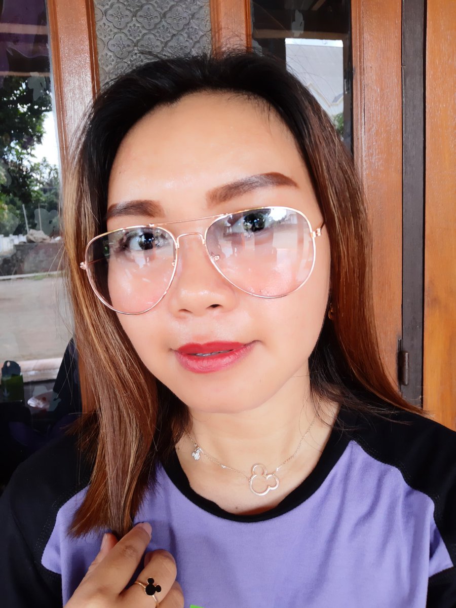 msClaudee's tweet photo. Happy Friday🌈 https://t.co/vXbPdPDHoH