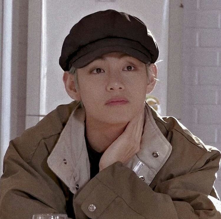 95YOOBI's tweet photo. Destiny Taegi au📍
“Al cumplir 19 años llegará a ti un animal con la personalidad de tu alma gemela” 
Diferencia de edad, diferencia de clase social, diferencia de personalidad. Taehyung jamás pensó que su alma gemela fuera uno de los hombres más importantes de corea.
#taegi https://t.co/zNzpDENzoC