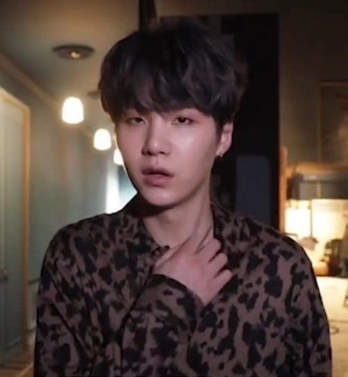95YOOBI's tweet photo. Destiny Taegi au📍
“Al cumplir 19 años llegará a ti un animal con la personalidad de tu alma gemela” 
Diferencia de edad, diferencia de clase social, diferencia de personalidad. Taehyung jamás pensó que su alma gemela fuera uno de los hombres más importantes de corea.
#taegi https://t.co/zNzpDENzoC