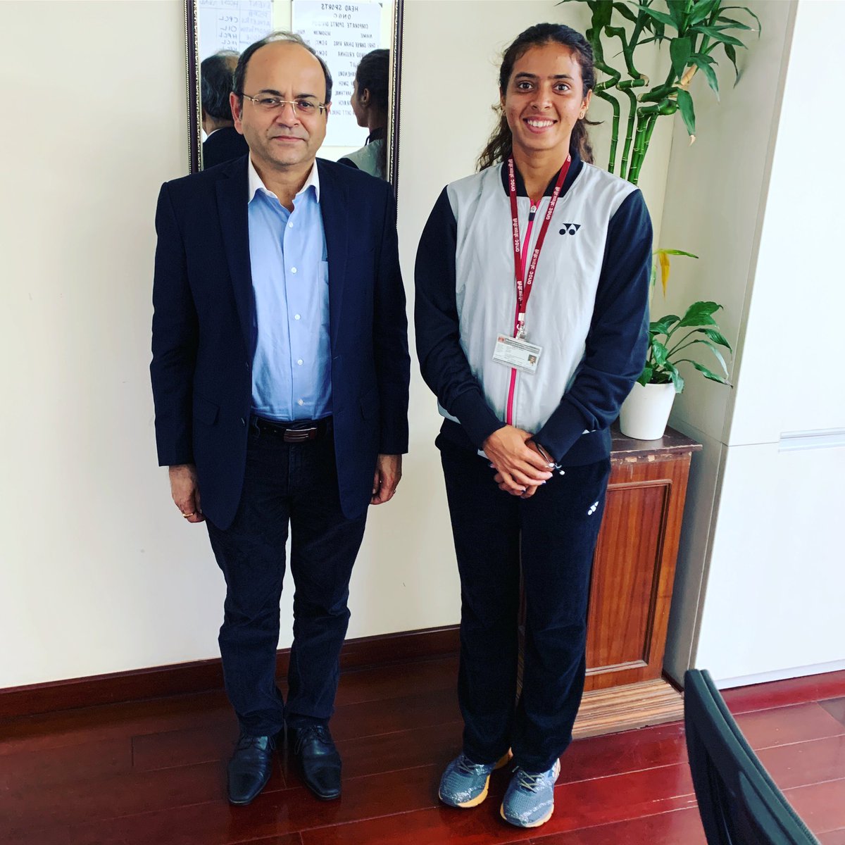 ankita_champ's tweet photo. It was great meeting our ONGC Head Sports Mr. Shivendra Dutt Shukla sir during the PSPB tournament. Grateful to ONGC for the support! #TeamONGC #ONGCFamily #Sports #Tennis #ankitaraina_official @ONGC_ https://t.co/N4W1a50dah