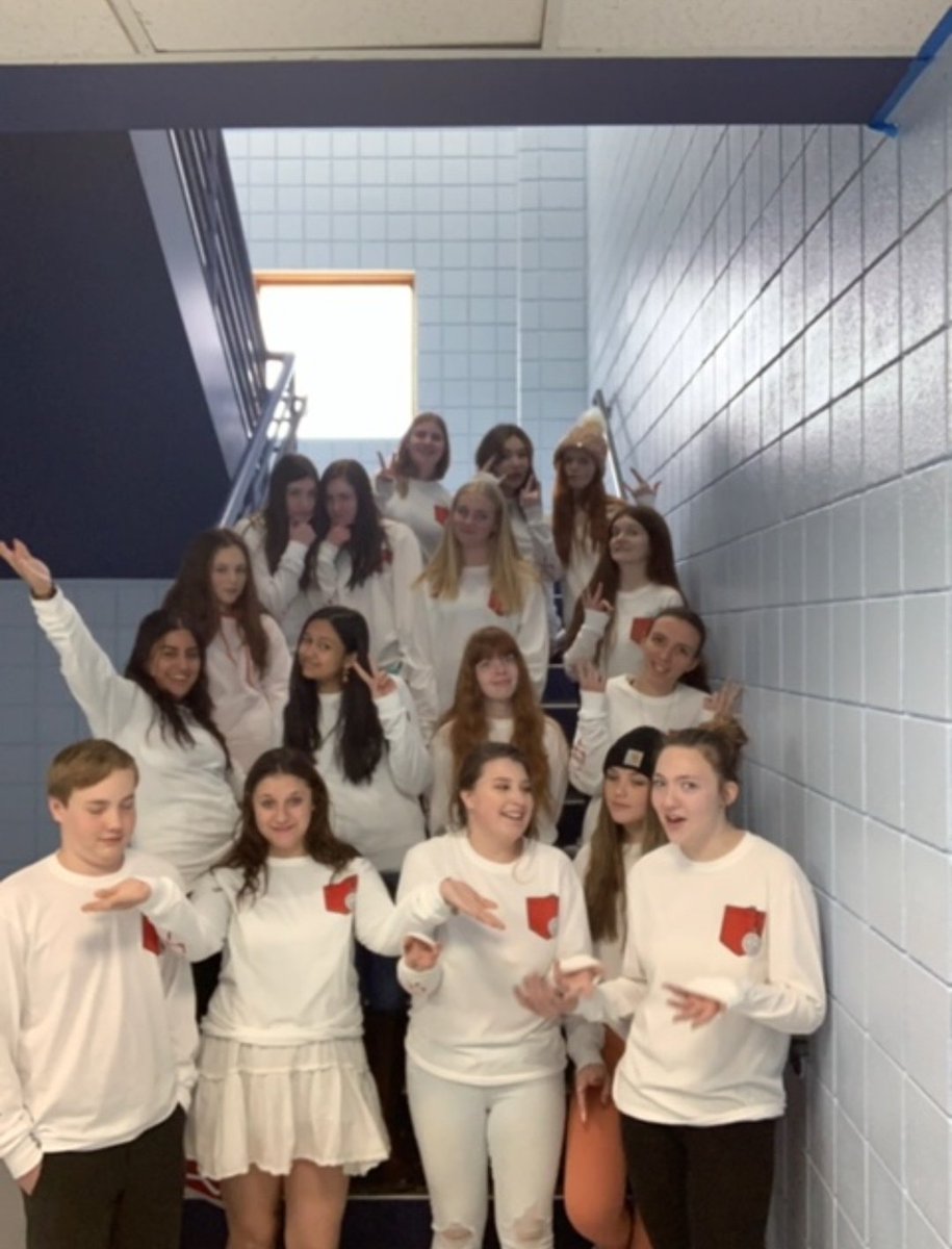 hrhschronicle's tweet photo. Yesterday the FCCLA staff had taken a picture just before they began hosting their Holiday Social, where they got to decorate cookies and watch the Polar Express movie. @HRHSFCCLA https://t.co/g690wdB8XB