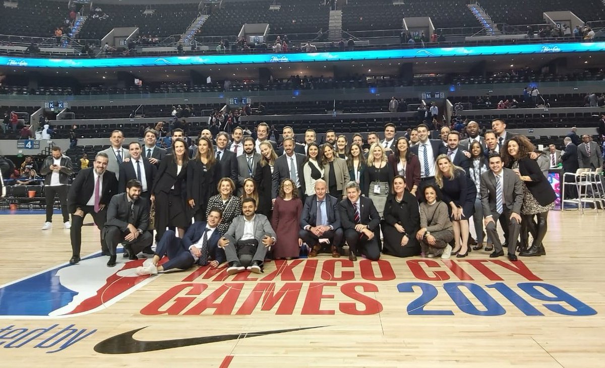 PepeEscamilla_'s tweet photo. Proud to be part of this amazing team... #thiswhyweplay🏀 #nbaenméxico https://t.co/OyWo8fGBKr