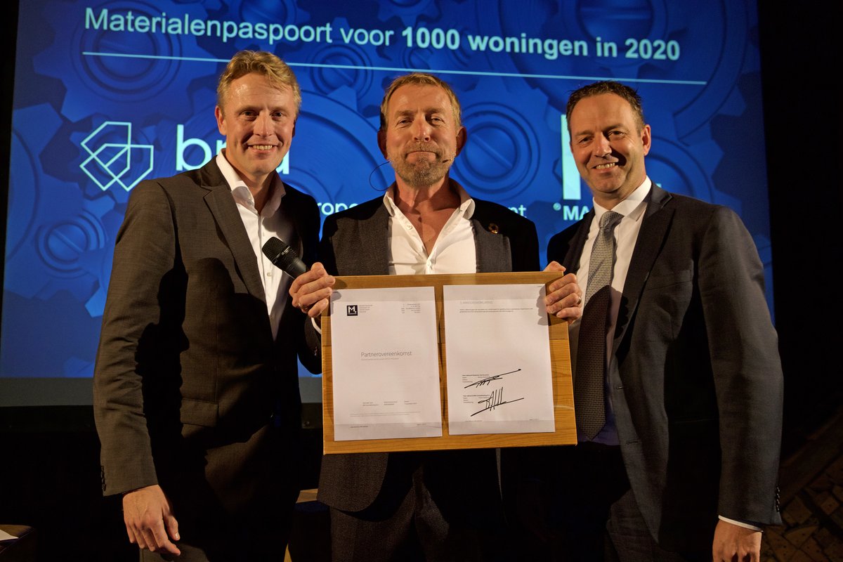Did you know that <a href="/bpd_nl/">BPD | Bouwfonds Gebiedsontwikkeling</a> will provide #MaterialPassports for 1,000 new homes by 2020? A great step towards Circular Construction! More information: bit.ly/2sjZ9SB bit.ly/2sjZ9SB  #CircularEconomy #MaterialMatters #Sustainability #RealEstate
