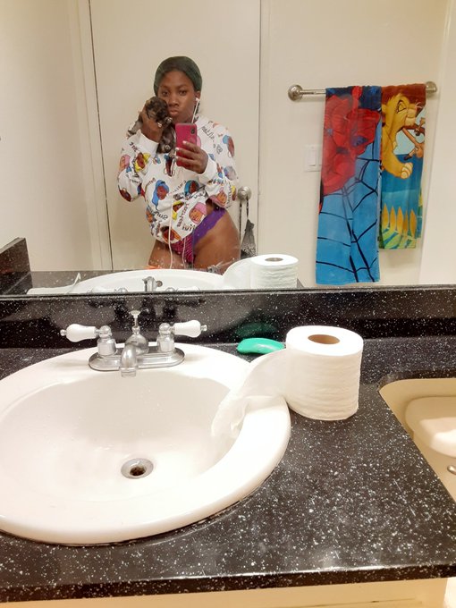 Watch kitty's leaked NSFW photo on TwXstars