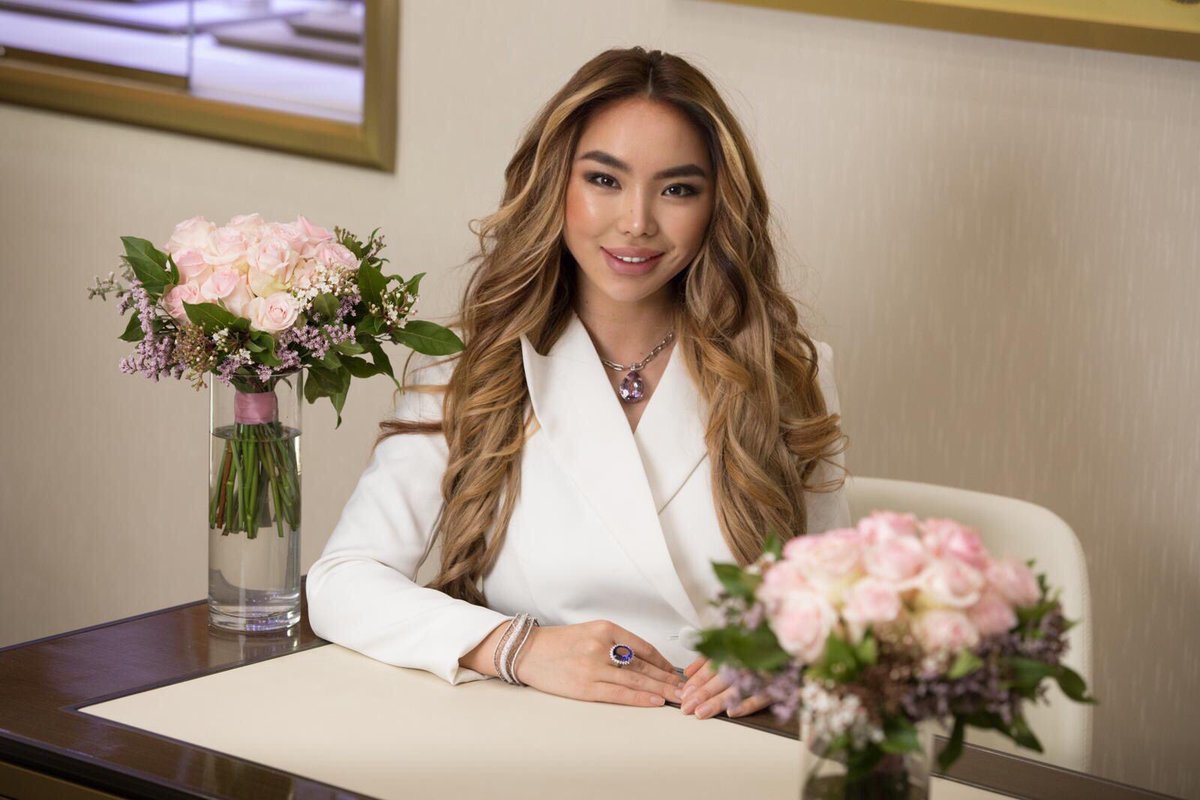 Намайг хувийн көүчинг хийгээч гэж хүсэлт маш их ирж байсан тул Хувийн көүчинг буюу (private coaching) хийхээр шийдлээ. Чаддаг бүхнээрээ чиглүүлье. $1000 -р VIP гуравхан хүн (гарааны бизнес бж бно) авна. 1 сарын хөтөлбөр.

Бүх ашиг 100% манай хүмүүнлэгийн ажил руу орно.

OOGII