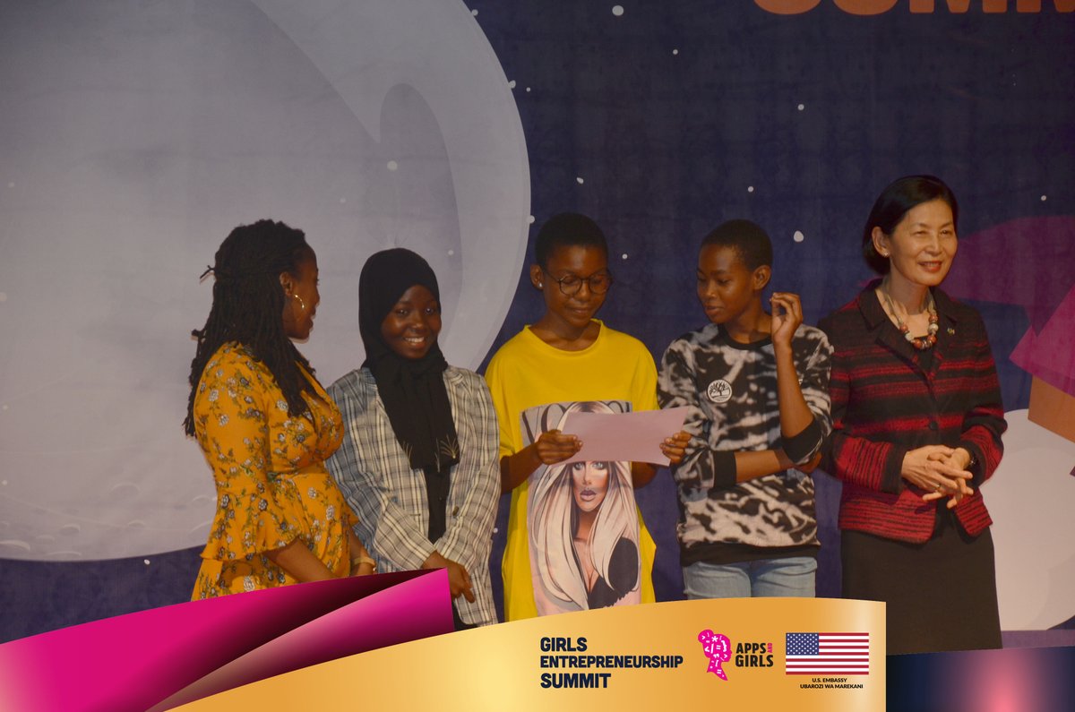 appsandgirls's tweet photo. Before the final pitches of the #GES2019 , our mentees @julieth_sewava, zahra & Batouly pitched to compete for $1000 seed money , their startups were founded during our #GES2017 & #GES2018 . #Girlsintechbreakingbarriers https://t.co/pNwJLYNlL5