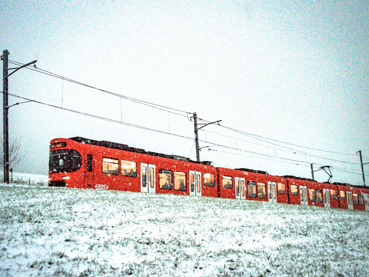 the_aeschli's tweet photo. Ein #Worbla im #Schneetreiben bei #Vechigen auf dem Weg Richtung #Bern.
@rbs_ch #rbs
#trainspotter #Trainspotting https://t.co/Zfbf5thqUd