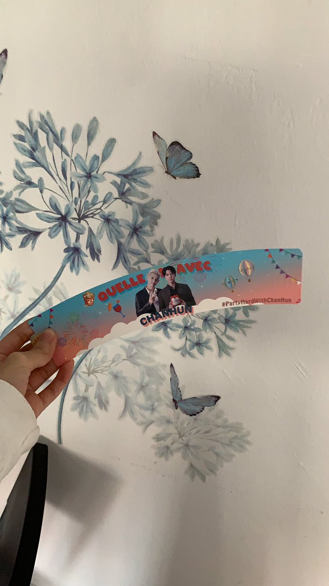 QuellevieCH's tweet photo. Hello~ #partyhardwithchanhun will distribute our extra cupsleeve at #EXplOrationInKL tomorrow! See you there💕 https://t.co/cD4xmwgfUr