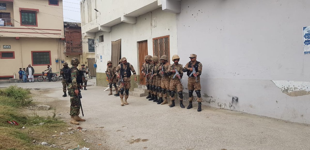1122Nowshera's tweet photo. Mock exercise with PAK Army &amp; Rescue 1122 Nowshera👍 . https://t.co/8XWdugRQmH