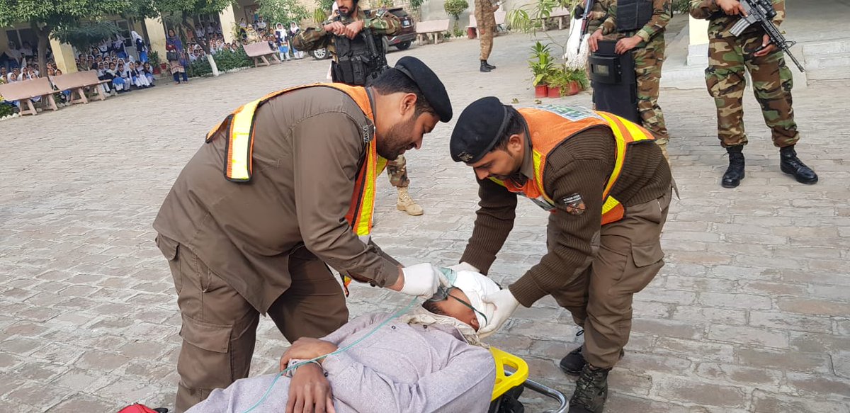 1122Nowshera's tweet photo. Mock exercise with PAK Army &amp; Rescue 1122 Nowshera👍 . https://t.co/8XWdugRQmH