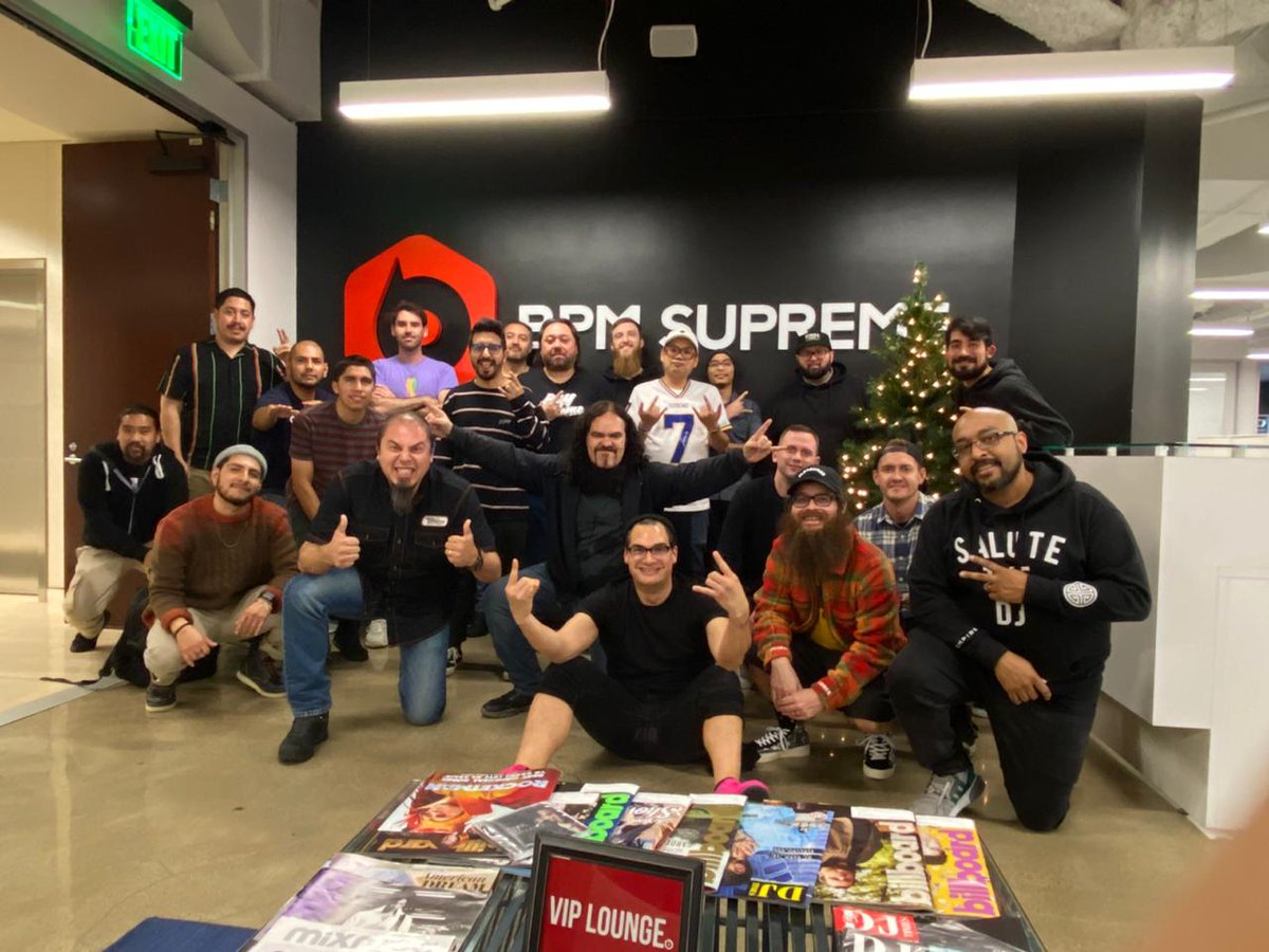 FahrenheitPara's tweet photo. A big thank you to everyone who shared with us their today's radio program.
We are working for our fans who make all this possible!!!
Long live to metal!!! 🤟
#Fahrenheit #Rain #AsItPours #RadioInterview #BPMSupreme #PowerProgressiveMetal #MetalMexicano #USATour #Metal https://t.co/WRqm86ohoJ