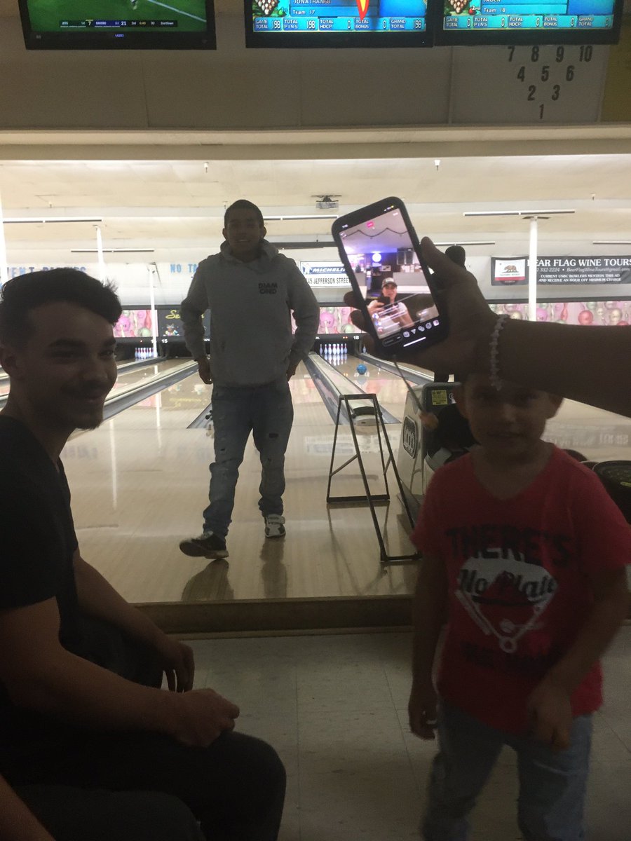 Dirtislife's tweet photo. #lightsofmylife #bowlingandpermaculture 🌍🙏🏽💜 @_jonathans68 @yaaboiiThonii https://t.co/P3z7d1B7Gw