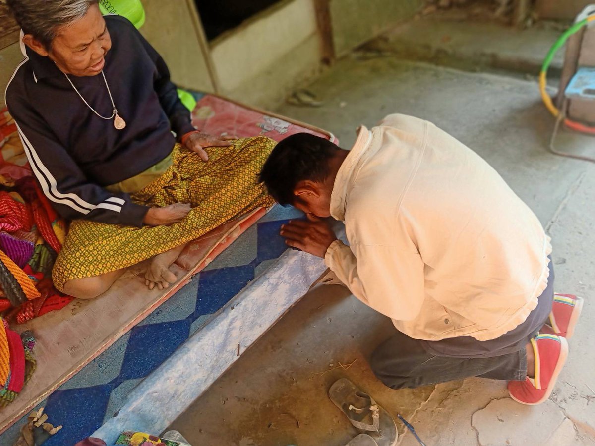 Psanitwong's tweet image. "ทุกวันเวลามีค่า ก้าวไปข้างหน้า ชวนบวช"
    
13ธ.ค.2562 บันทึกบุญการออกไปทำหน้าที่ชวนบวช และภาพผู้มีบุญทยอยเดินทางมารายงานตัว เพื่อเข้าโครงการบวชบูชาธรรม 79ปี หลวงพ่อทัตตชีโว เพื่อศึกษาธรรมะและปฏิบัติธรรม ตามธรรมวินัยของพระสัมมาสัมพุทธเจ้า
" ฝึกตน ทนหิว บำเพ็ญตบะ เป็นพระแท้ "