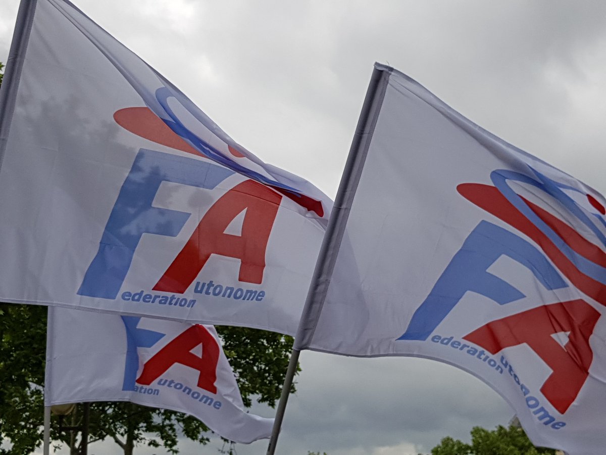 FederationAuto's tweet photo. La @FederationAuto  dépose un préavis de grève pour le 17 décembre 2019 et appelle l'ensemble de ses adhérents et sympathisants à rejoindre les cortèges des manifestations  pour défendre leurs #Retraites 
https://t.co/zJ3gfJteqA https://t.co/Gnqi9gzfPL
