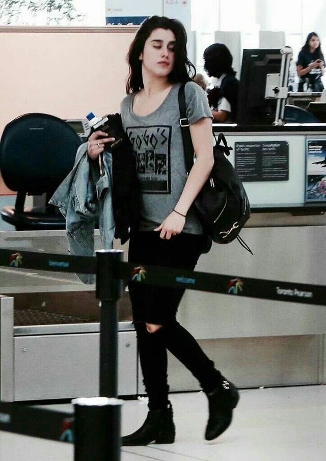 contentlmj's tweet photo. admit it, you miss this era of lauren jauregui https://t.co/O1hw3xT6Cd