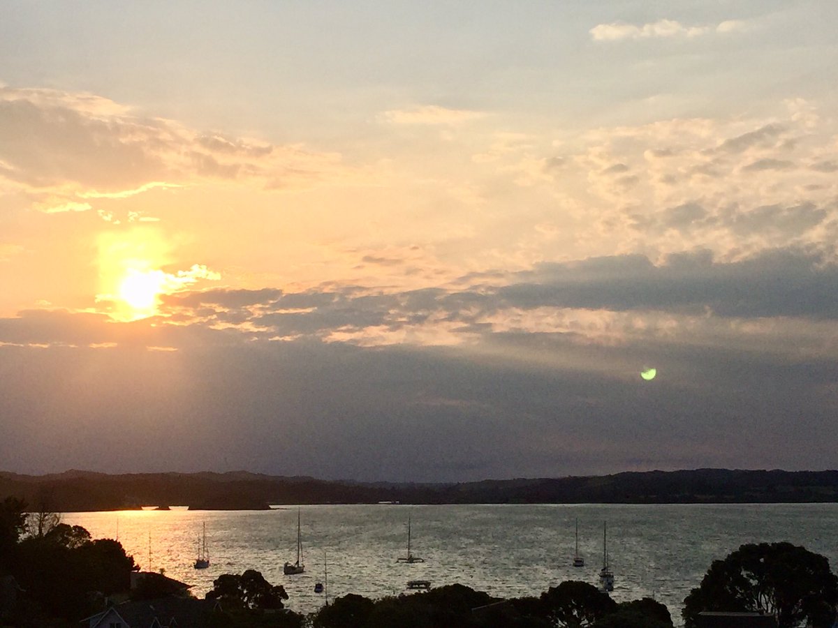gluten_world's tweet photo. @ReneeFleming One of those magical captured forever moments - sunset over Bay of Islands #Russell #NewZealand listening to Bellini’s Norma 💗 https://t.co/fBu53HKkSk