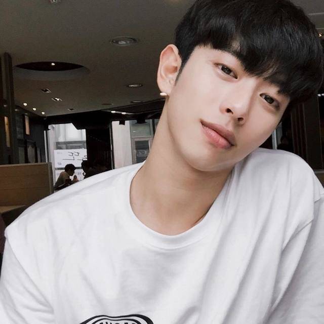 BASS_S0's tweet photo. บอทใหม่มาคุยกันคับ
.
.
RT=FF
❤️=DM
#ยืมเมจfosrex #บอทหาคนคุย https://t.co/S1D546HBLB