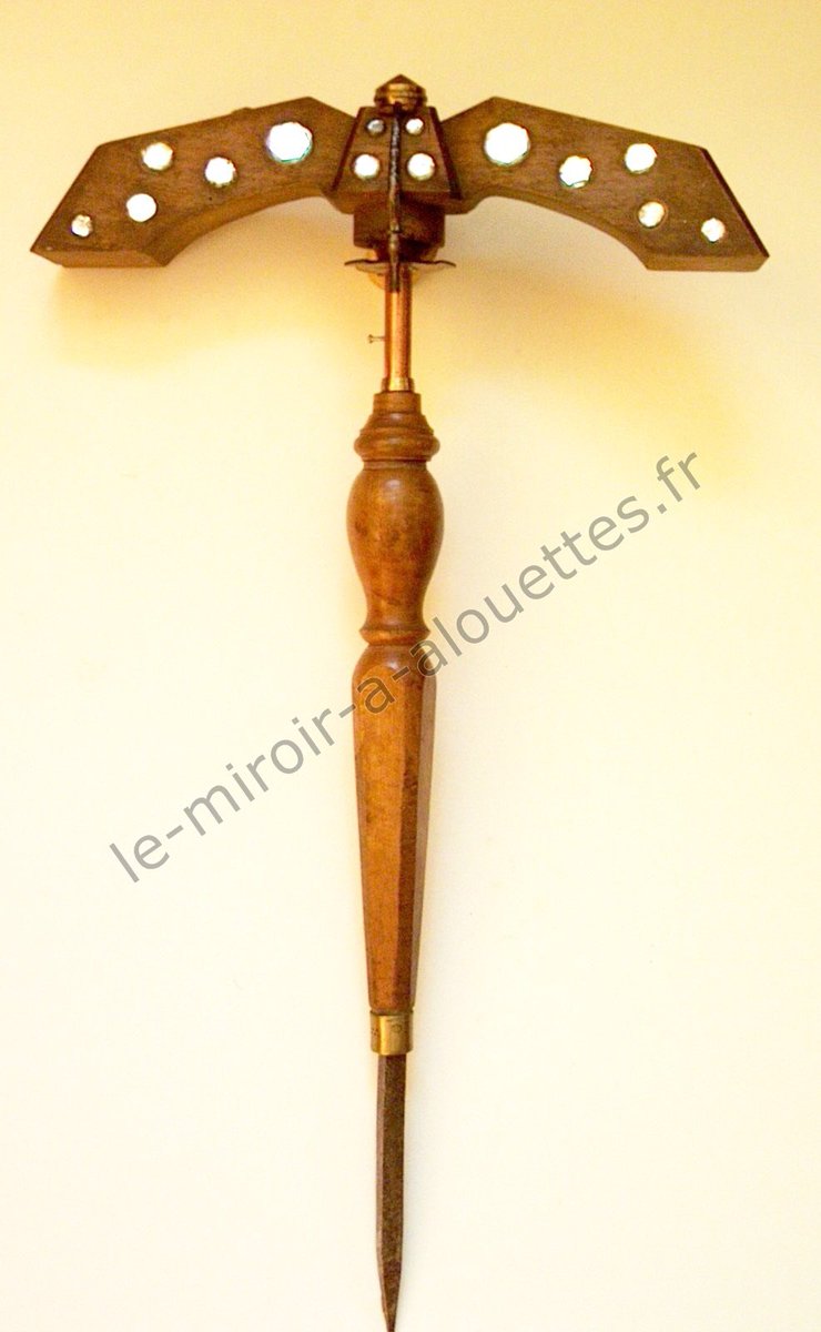 L’âge pivot à 64 ans, c’est le miroir aux alouettes ‼️ Le coeur de la réforme, ce qui va faire MAL, c’est le calcul sur toute la carrière au lieu des 6 derniers mois pour nous les profs ou sur les 25 meilleures années dans le privé. Ne pas se laisser manipuler 😡 #Retraites