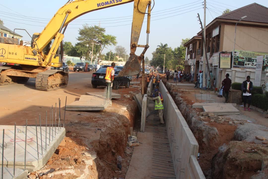 JudithCaleb_JCB's tweet photo. Photos: Dualization of Waff road Kaduna State . ๐ง #JCBlog https://t.co/ks6wdkqQml