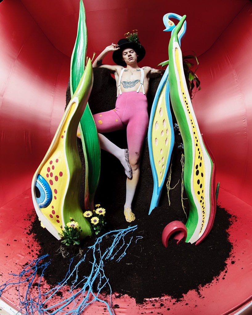 Vergelijkbaar Interpunctie Voor type HSD on Twitter: "Harry photographed by Tim Walker for Fine Line. https://t.co/iD5CZw6OkS" / Twitter Vergelijkbaar Interpunctie Voor type HSD on Twitter: "Harry photographed by Tim Walker for Fine Line. https://t.co/iD5CZw6OkS" / Twitter