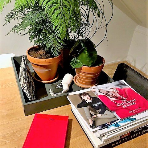 ostyling's tweet photo. Mijn agenda voor januari en februari begint al aardig vol te lopen met #afspraken voor #kleur- en #stijladvies https://t.co/i82XVF6U3O https://t.co/OdmU2dokjx