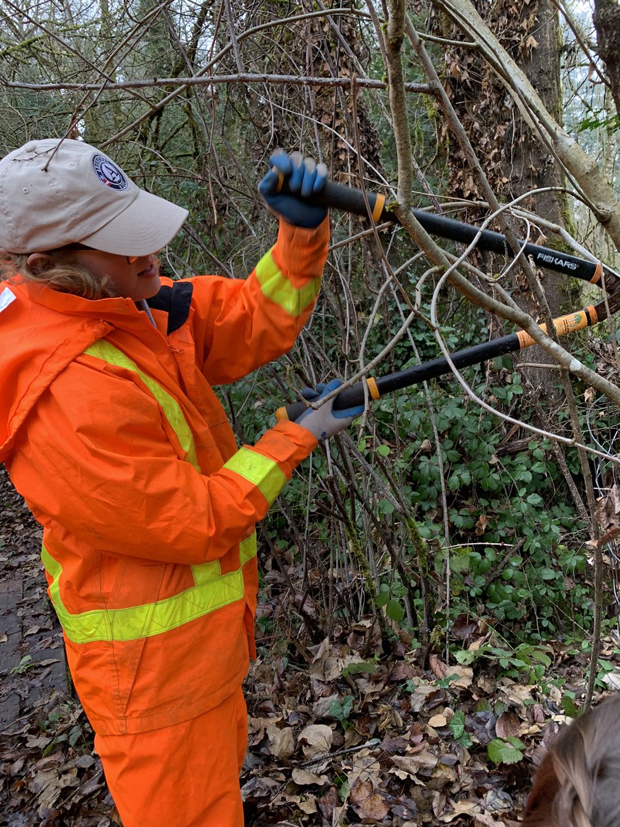 This week AmeriCorps team Blue 4 has been helping around the community by doing some landscaping work. Keep up the good work!