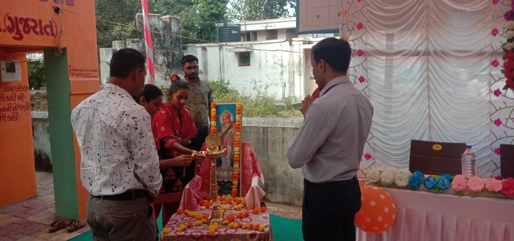 LupinCSR's tweet photo. Inauguration of Village Information Center at #Lola village #Dabhasa https://t.co/LzzlPf1TW3