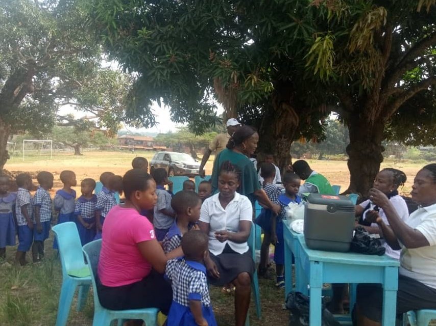 WHONigeria's tweet photo. In efforts to achieve herd immunity against #meningitis in the high risk states in the South, the govt of #Nigeria is implementing a  #MenA #vaccination campaign in Imo and Enugu states, targetting over 10M children aged 1 to 5 yrs.
Thanks to @NphcdaNG @WHO @Gavi &amp; other partners https://t.co/7Sn3McQXhA