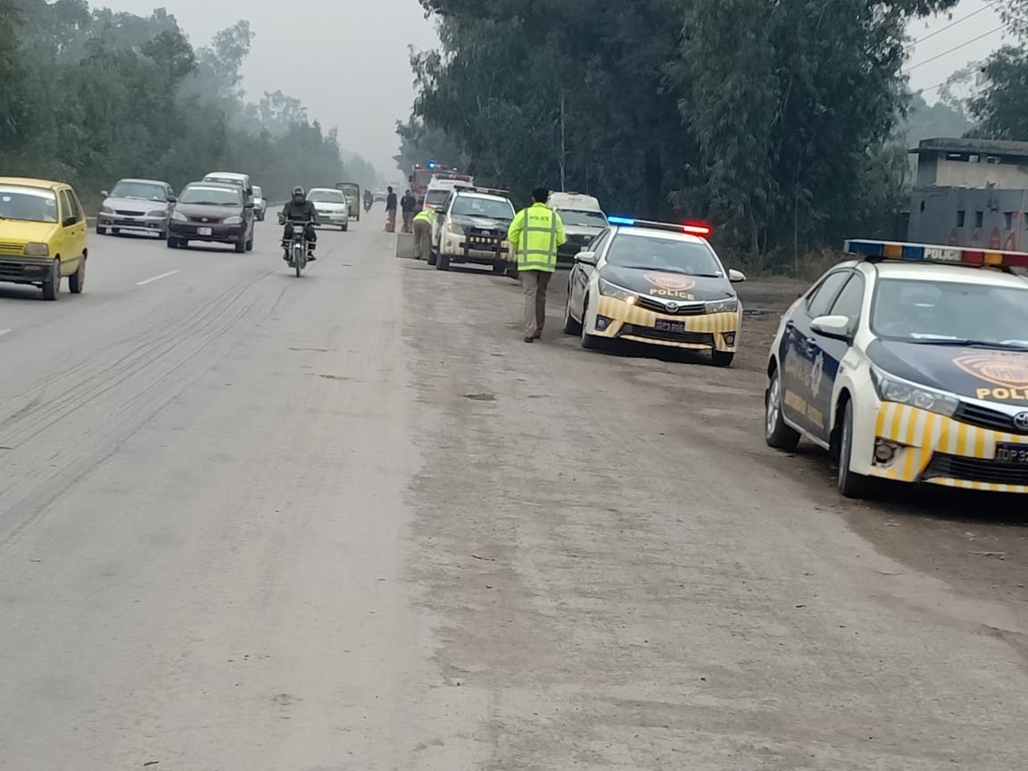 1122Nowshera's tweet photo. Joint mock exercises ERS Rescue 1122 Nowshera with National highways and Motorway Police at Azakhel Nowshera. https://t.co/1TRucIqRbq