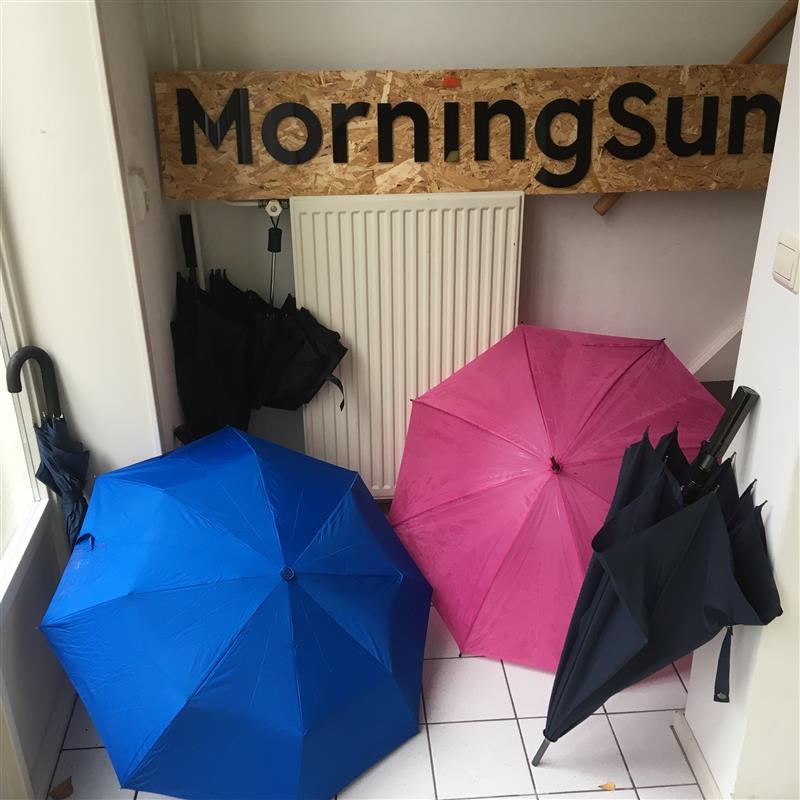 Trotseer de regen met een sprintje of een plu! Vandaag hebben wij MorningSun-MeetUp. Dan zijn wij met het hele team bijeen voor een inspirerende dag in ons Ontwikkellab. Welke projecten zijn afgerond en wat staat er uit begin volgend jaar?
#delen #inspireren #ambities #teamdag