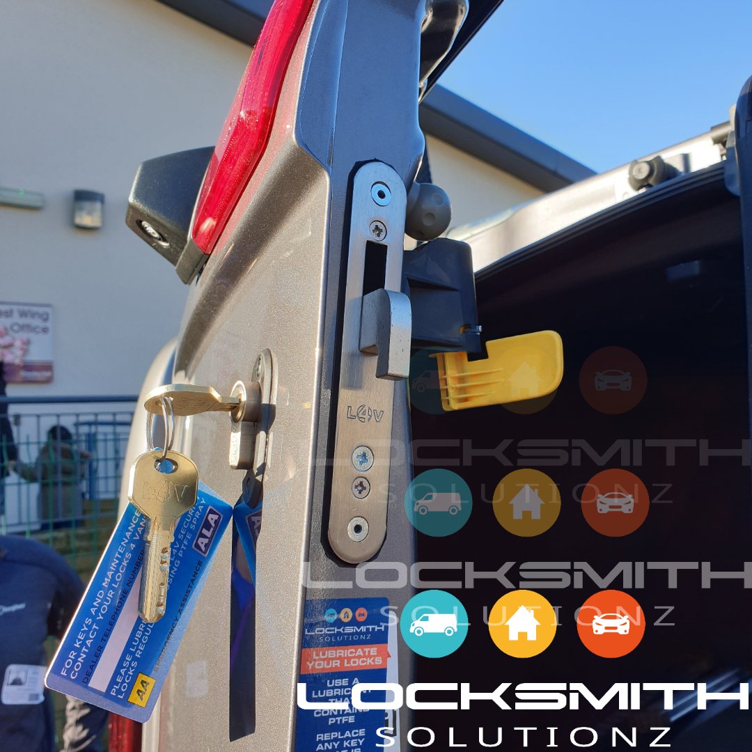 LockSolutionz's tweet image. Wish this one was warmer then it looked! ❄
°
Vauxhall Vivaro secured for this repeat customer with high Positioned hooklocks
°
#hooklocks #hooks #highposition #deads #deadlocks #secured #security #repeatcustomer #locks4vans @Locks4VansLtd