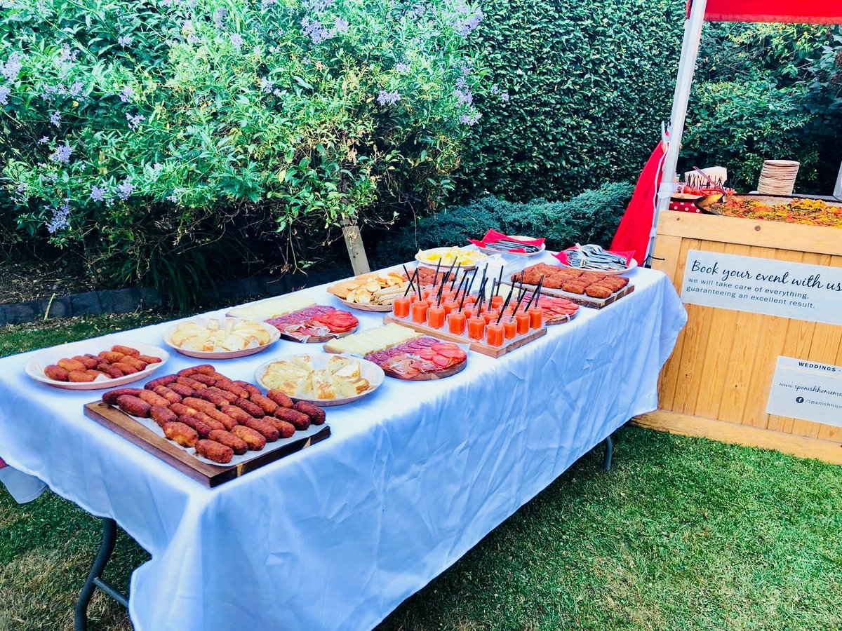 Our last private event went amazing!🥳 A range of tapas to accompany our delicious seafood and chicken paellas😋

#paella #paellalondon #catering #london #tapas #greaterlondon #guildford #surrey #sussex #kent #streetfood #foodporn #foodphotography #foodie
spanishhomemade.com